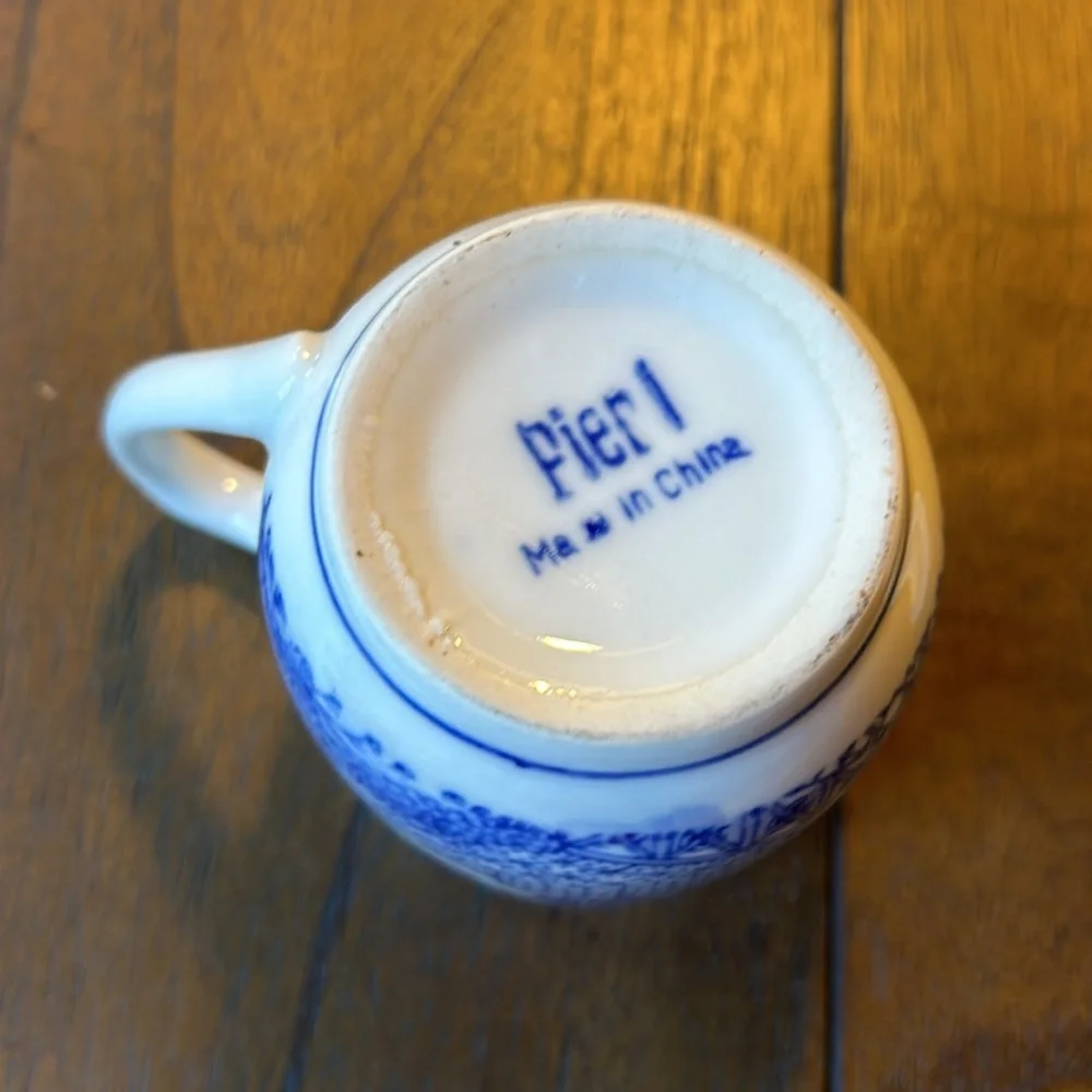 Vintage Pier 1 Chinoiserie Lidded Tea Cup